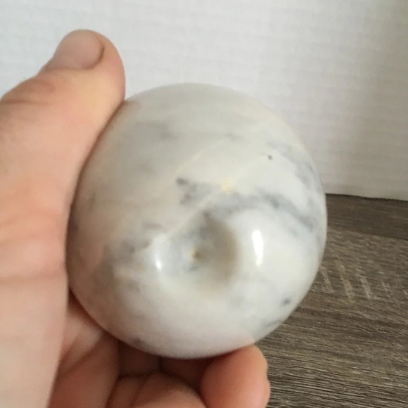 Vintage Marble Apple Decor - White and Grey - Picture 5 of 5